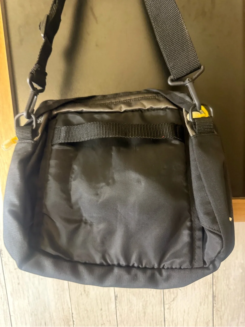 Timberland S/M Travel Bag Black and Yellow Multiple Zippered Pockets